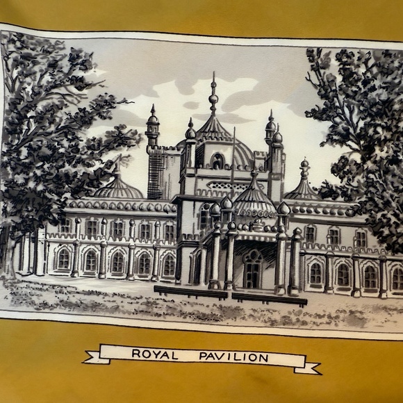 Vintage British Landmark Silk Scarf 🇬🇧 – Chichester Cathedral - 30" Square - Picture 15 of 15